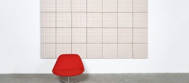 Ecoustic-Linear-Cream-Rectangle-Installation-Kezu-Chair-050_1280x700_0_acoustic_tile